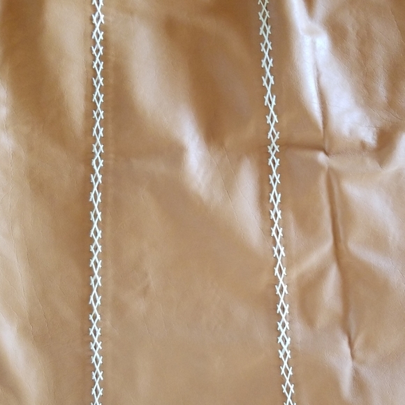 Gap Genuine Leather Skirt w Contrast Stitching - Picture 8 of 8